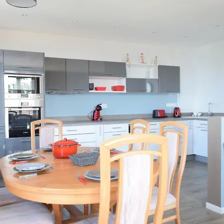 Spacieux A Avec Balcon Et Garage - Fr-1-498-48